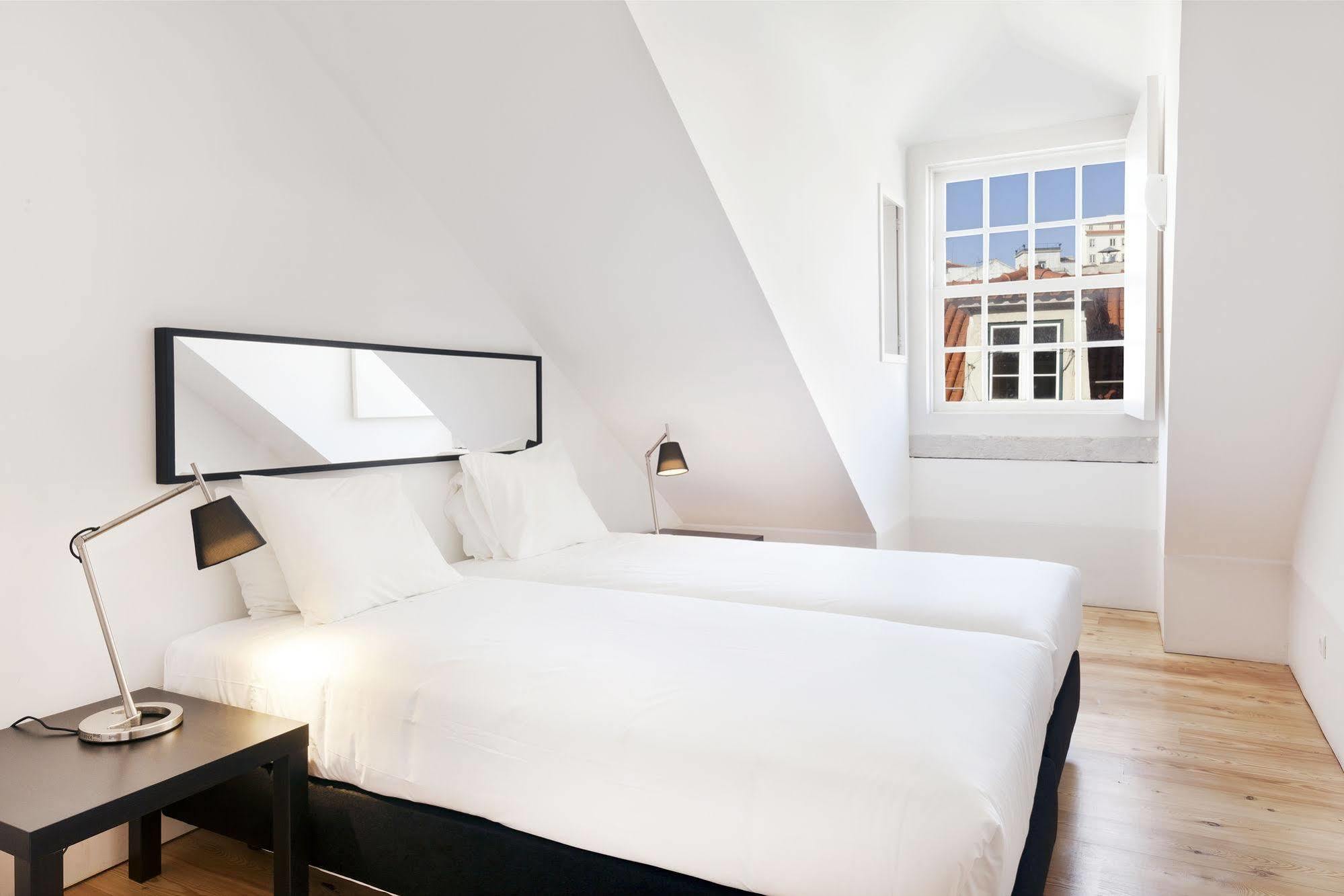 Apartment Freedom Serviced - Cais Do Sodre Lisbon