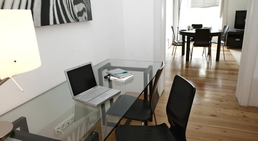 Freedom Serviced - Cais Do Sodre * Lisbon